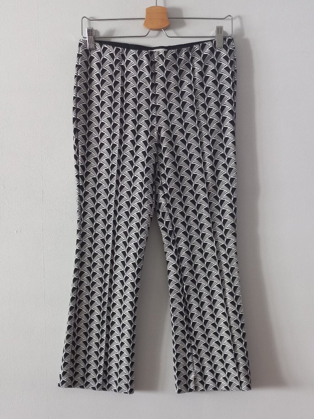 MAEVE ANTHROPOLOGIE  The Margot flared pull on stretchy pants